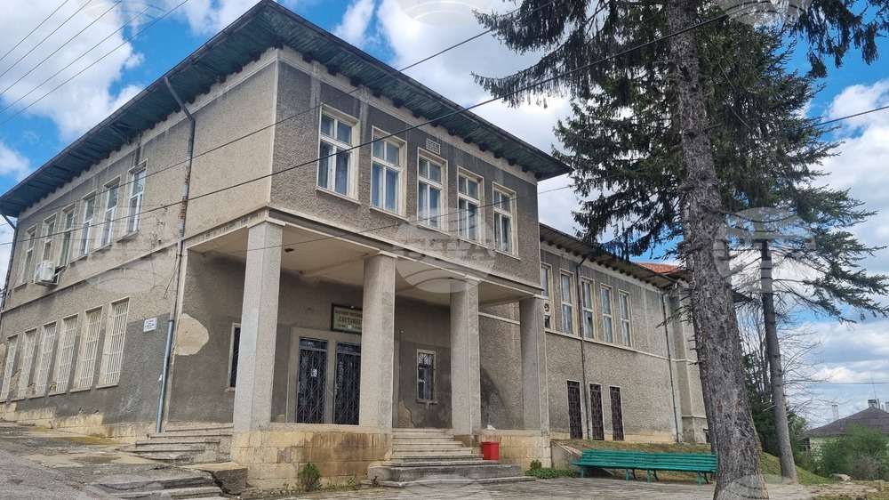 Започна изпълнението на проект за енергийно обновяване на читалищните сгради в поповските села Гагово и Зараево