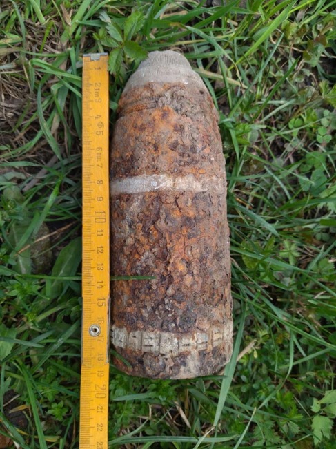 Военнослужещи унищожиха снаряд от Втората световна война, открит в село Източник, община Габрово