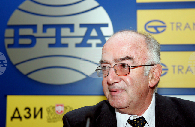 Проф. Нансен Бехар - икономист