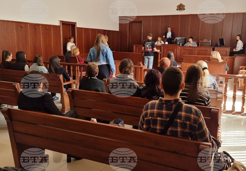 Ямбол - Ден на Конституцията - ученици