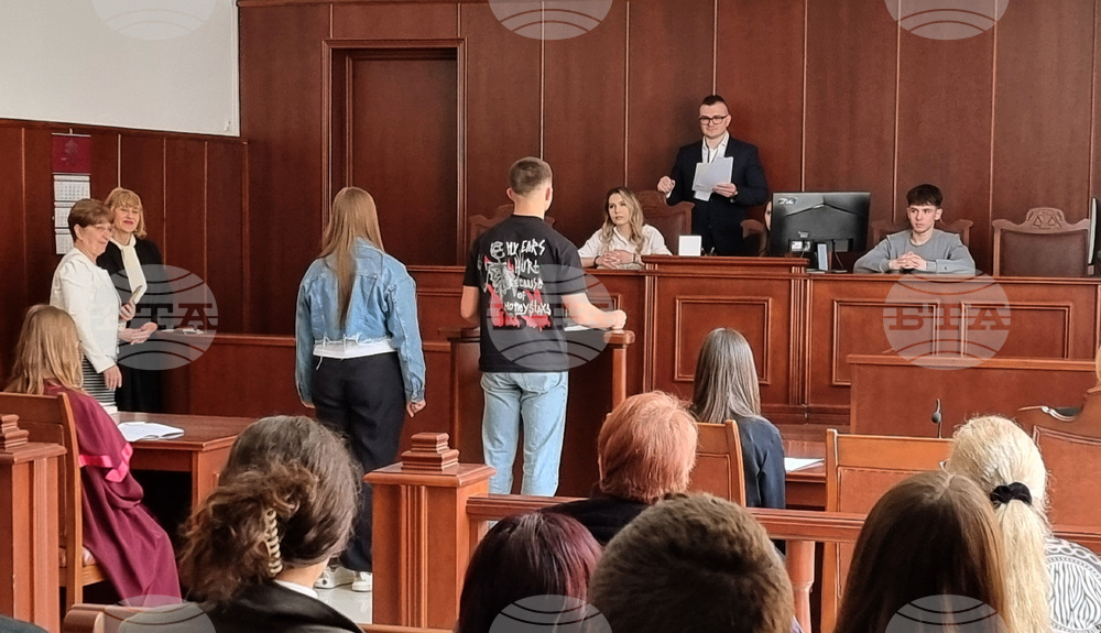 Ямбол - Ден на Конституцията - ученици