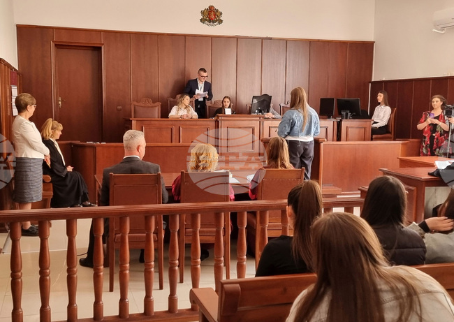 Ямбол - Ден на Конституцията - ученици