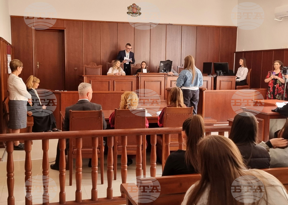 Ямбол - Ден на Конституцията - ученици