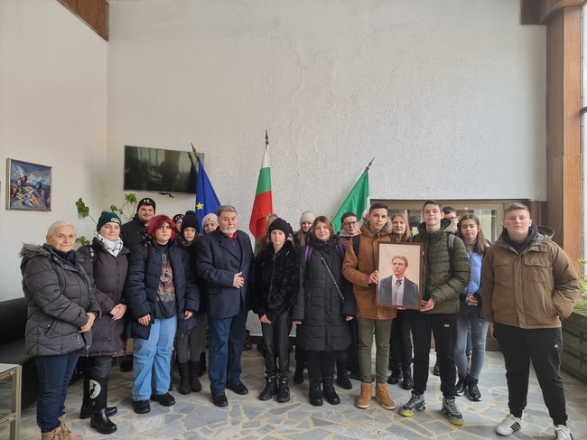 Изложба с произведения и документи за Левски е подредена в Регионалната библиотека в Разград