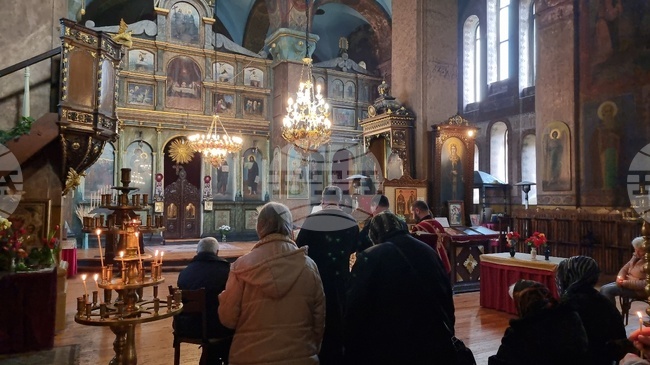 На Разпети петък в храмовете се изнася светата плащаница