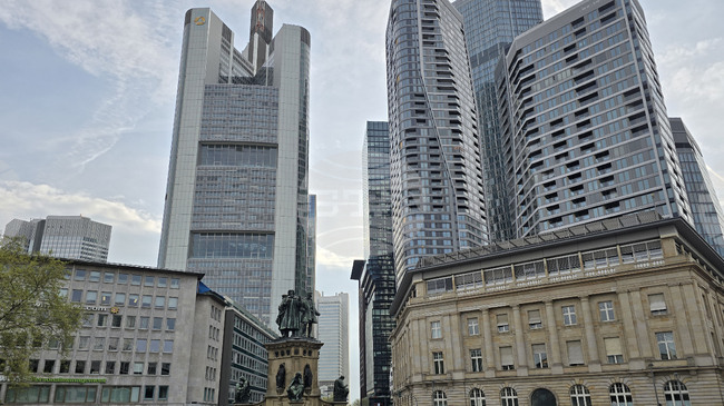 Влошаващото се инвеститорско доверие в Германия продължава да оказва натиск върху бизнес настроението в еврозоната