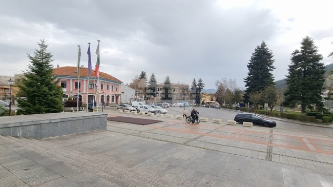 Съветниците в Брезник ще гласуват измененията в Наредбата за определяне на местните такси и цени на услуги на извънредно заседание