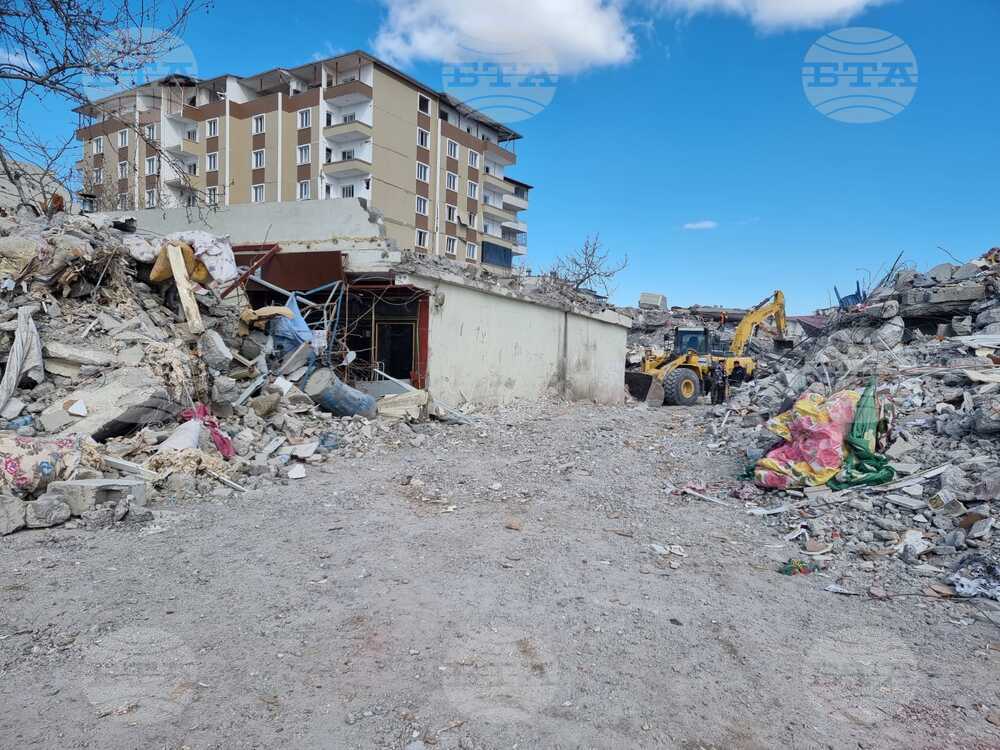 Турция - Нурдагъ - земетресение - разрушения 