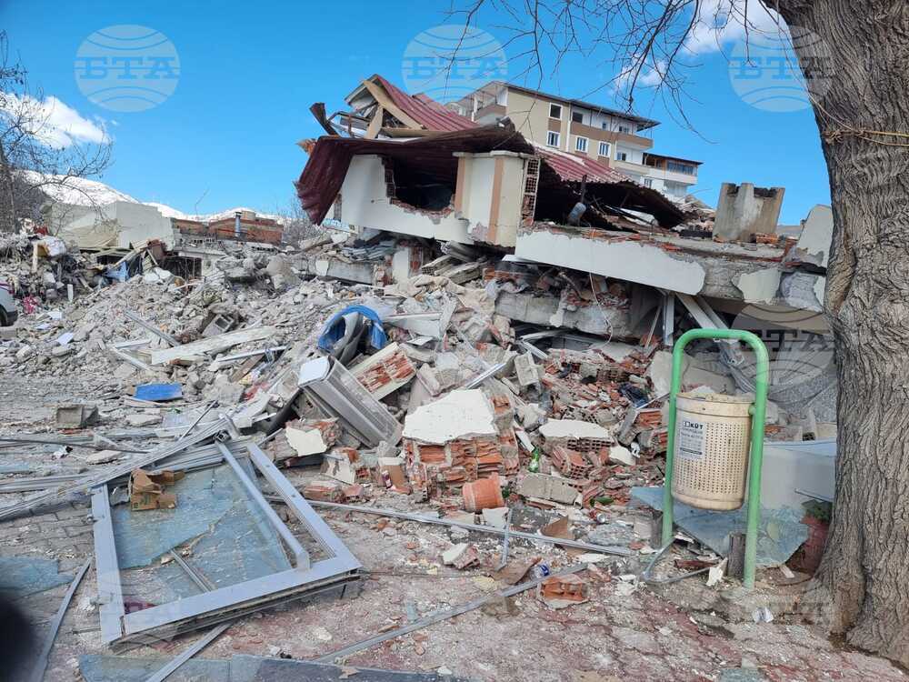 Турция - Нурдагъ - земетресение - разрушения 