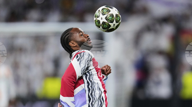 Стърлинг и семейството му невредими след опит за грабеж в дома му