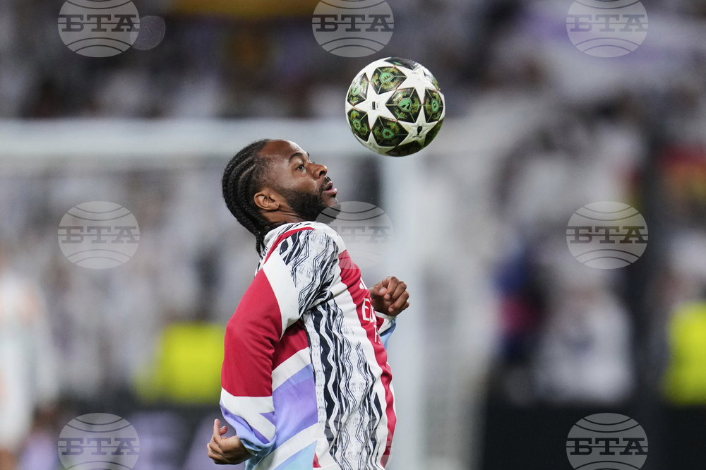 Стърлинг и семейството му невредими след опит за грабеж в дома му