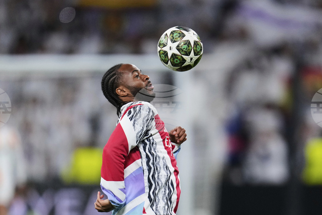 Стърлинг и семейството му невредими след опит за грабеж в дома му