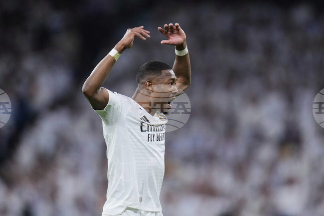 Дейвид Алаба отхвърлил предложение за разтрогване на договора му с Реал Мадрид през януари