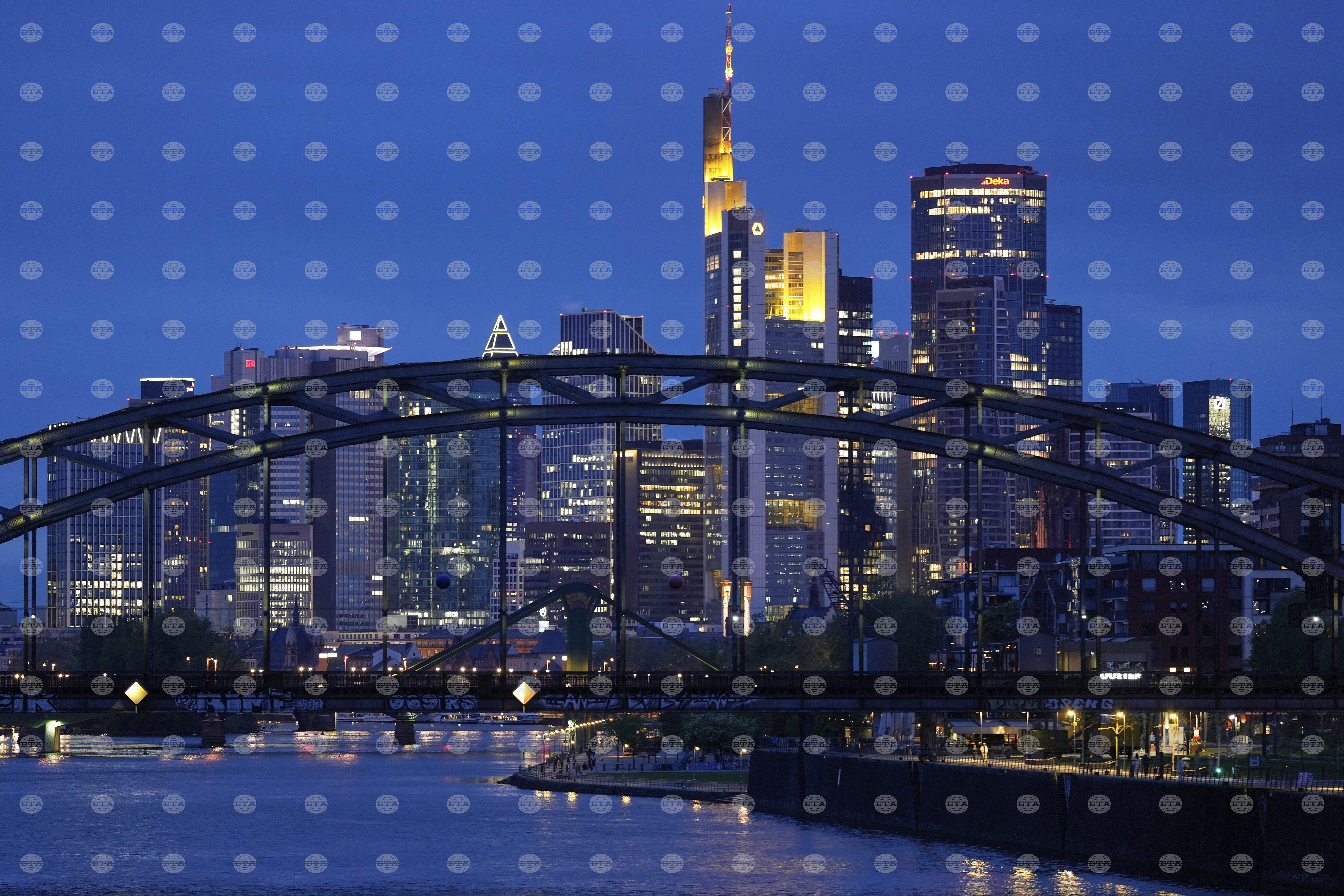 Нивото на фалити на германски предприятия остава високо, макар да темпът на растеж да се е забавил през ноември