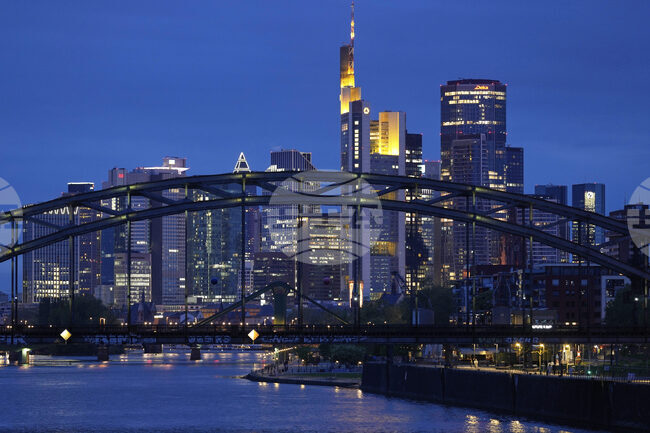 Нивото на фалити на германски предприятия остава високо, макар да темпът на растеж да се е забавил през ноември