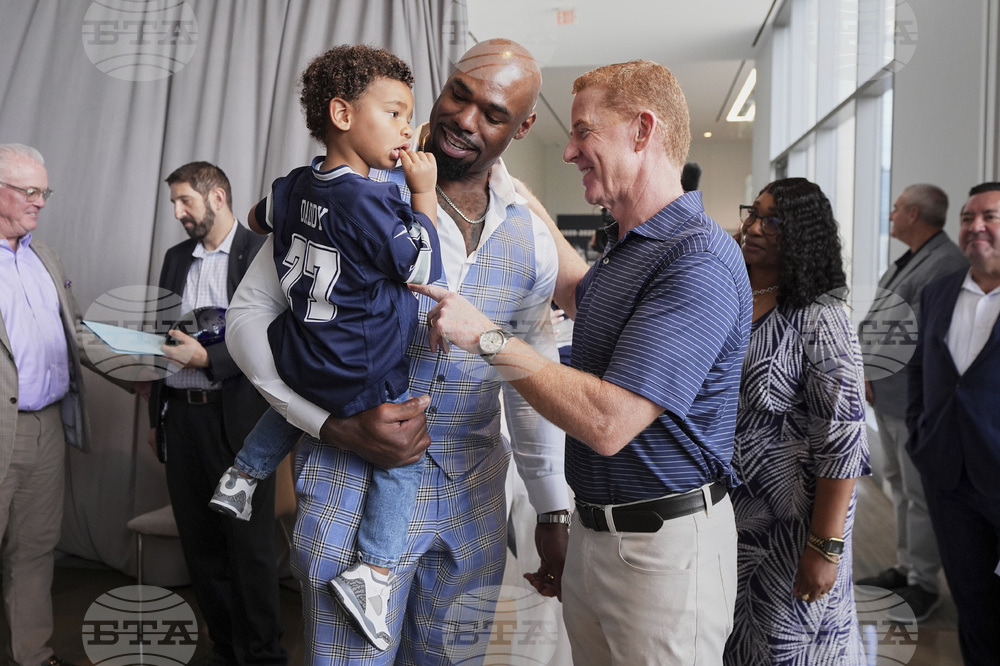 Cowboys Smith Retirement Football