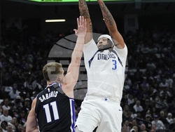Mavericks Kings Basketball