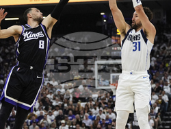 Mavericks Kings Basketball