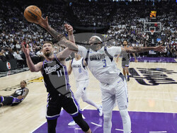 Mavericks Kings Basketball