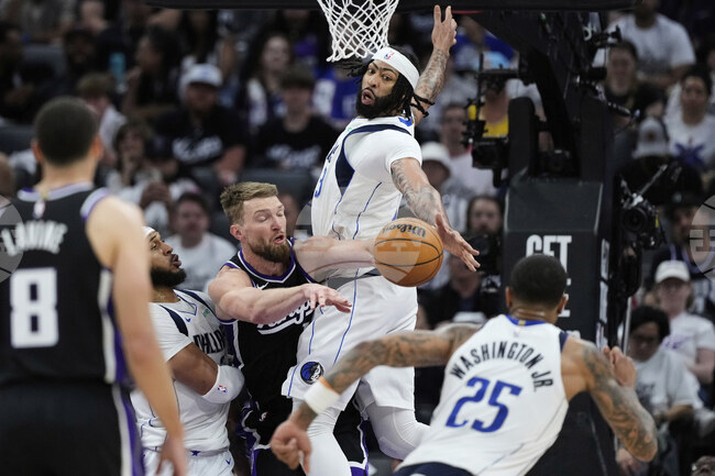 Маями и Далас постигнаха победи в турнира плей-ин на Националната баскетболна асоциация