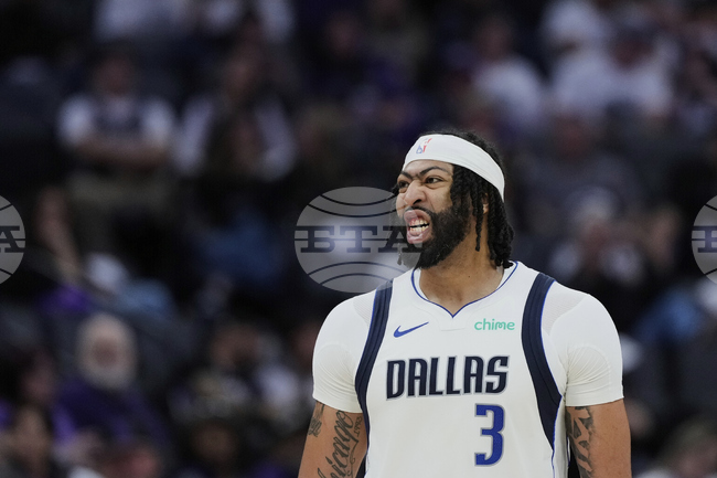 Центърът на Далас Маверикс Антъни Дейвис претърпя операция на ретината