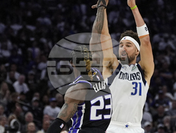 Mavericks Kings Basketball
