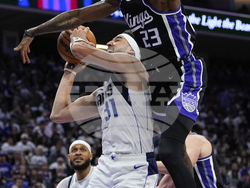 Mavericks Kings Basketball