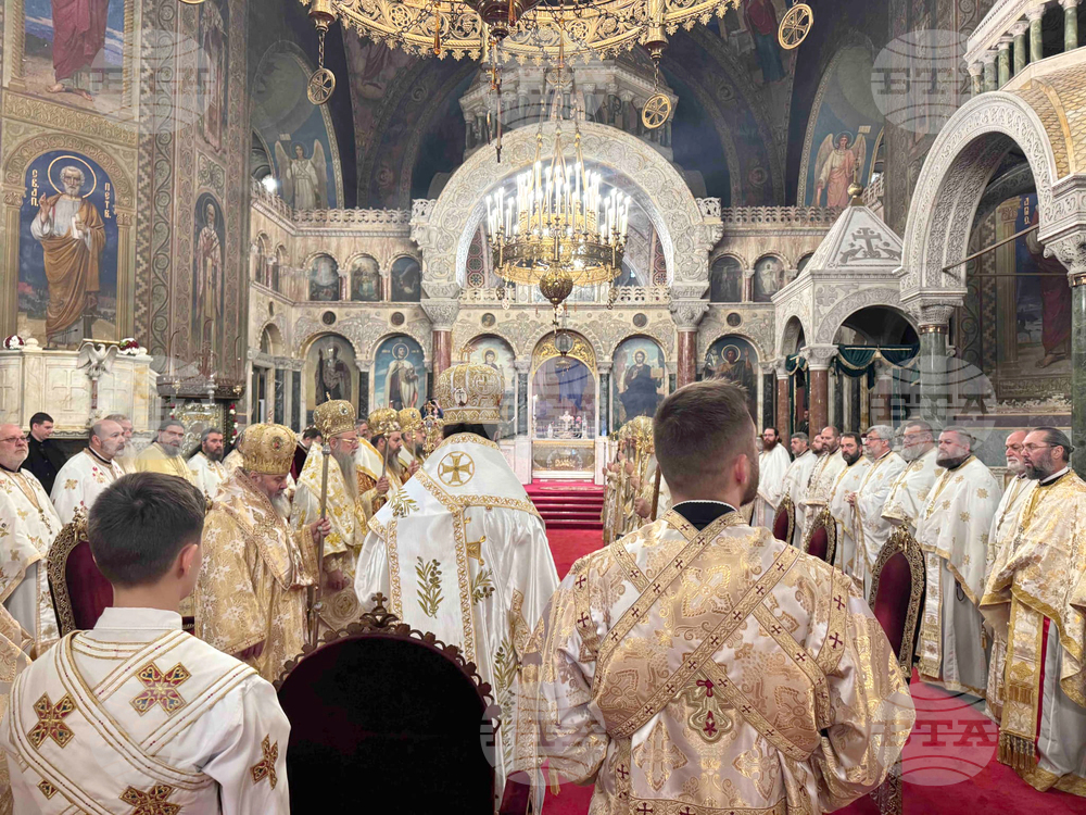 Патриаршеска катедрала „Св. Александър Невски“ - Велики четвъртък - освещаване на миро