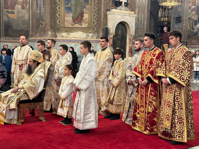 Патриаршеска катедрала „Св. Александър Невски“ - Велики четвъртък - освещаване на миро