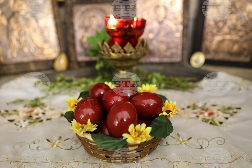Бачковски манастир - боядисване на яйца
