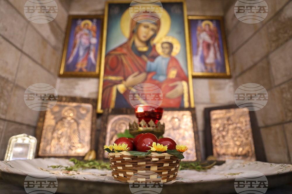 Бачковски манастир - боядисване на яйца