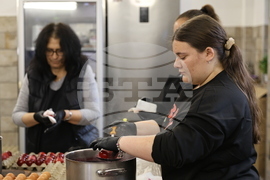 Бачковски манастир - боядисване на яйца