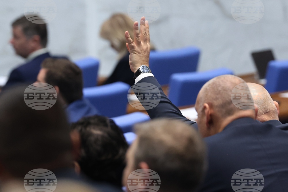 Народното събрание прие на първо четене три законопроекта за доброволчеството