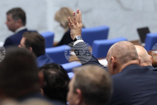 Народното събрание прие на първо четене три законопроекта за доброволчеството