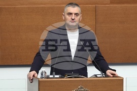 Народно събрание - заседание - Кирил Добрев