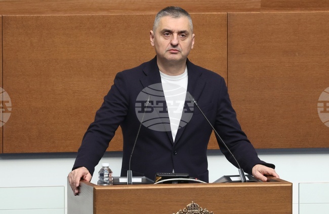 Комисията по транспорт и съобщения ще изиска доклад от КРС заради затрудненията с достъпа до услуги на "Виваком", съобщи Кирил Добрев