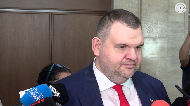 В правителството не участваме, подкрепяме го да прави добри неща за хората, каза Делян Пеевски