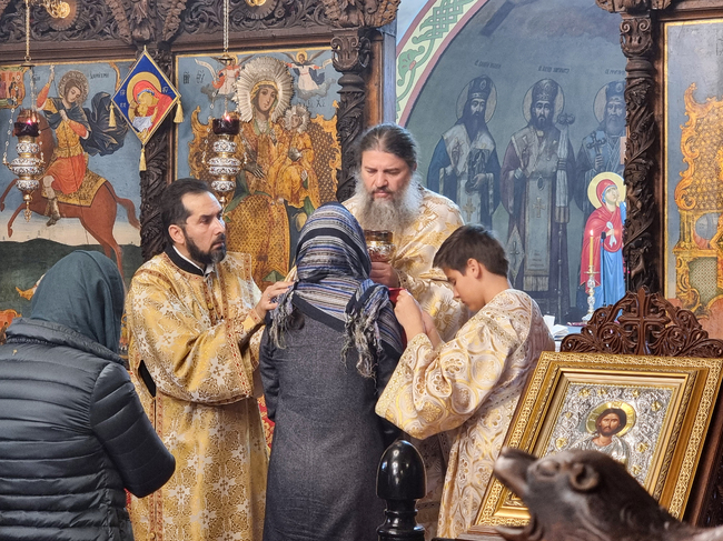 За тайнството евхаристия разказа в проповедта си на Велики четвъртък сливенският свещеник Евгений Янакиев