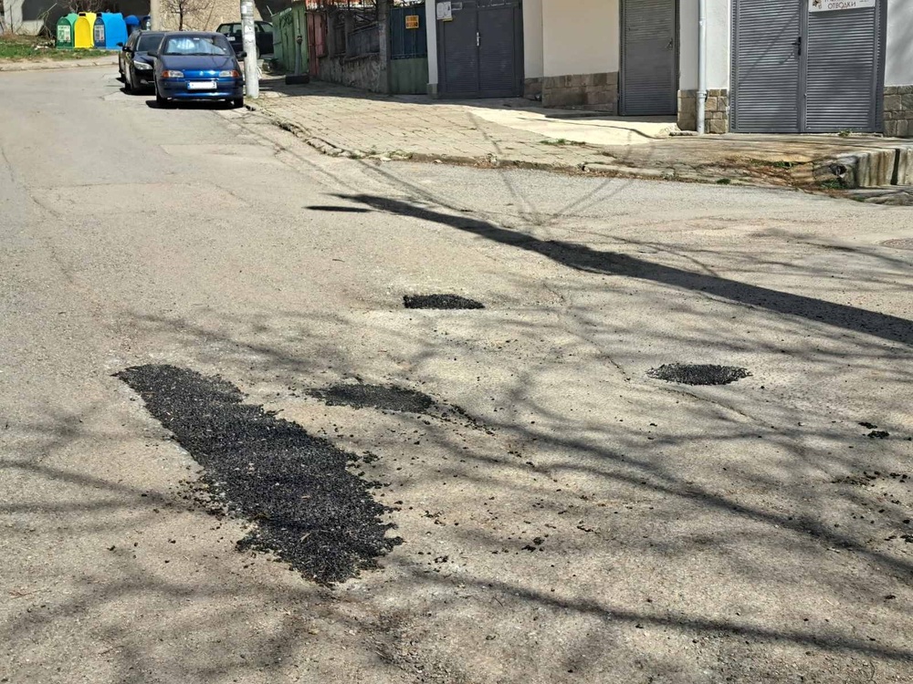 Изкърпването на дупки по 28 улици в Шумен приключи, дейностите продължават днес по Панорамния път и по още 11 улици