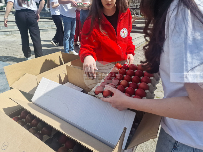 Пазарджик - Български червен кръст - боядисване на яйца