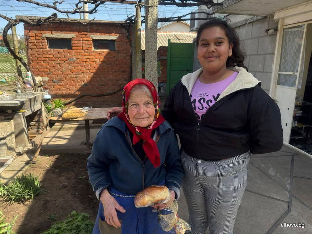 Община Елхово раздаде над 500 козунаци на хора в неравностойно положение