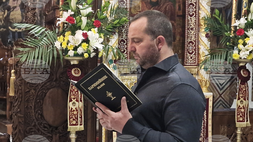 Троянски манастир - Велики четвъртък - литургия