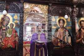 Троянски манастир - Велики четвъртък - литургия