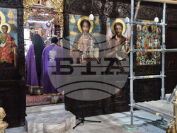 Троянски манастир - Велики четвъртък - литургия