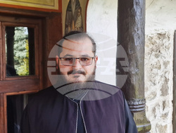 Троянски манастир - Велики четвъртък - литургия