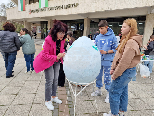 Разград - декоративни яйца - рисуване