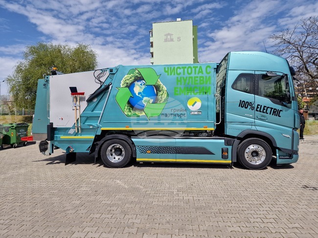 Стара Загора е първият град в страната, в който сметосъбирането ще се извършва с електрически камион