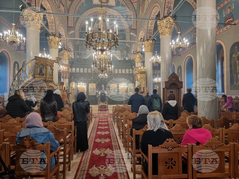 Пловдив - Велики четвъртък - литургия - боядисване на айца