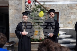 Пловдив - Велики четвъртък - литургия - боядисване на айца