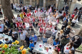 Пловдив - Велики четвъртък - литургия - боядисване на айца